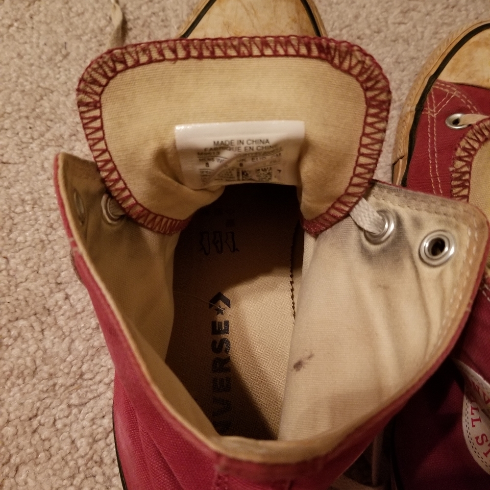 Red converse - Picture 6 of 6